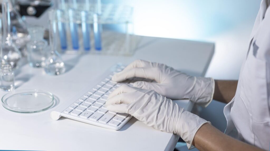 Campanhas Preventivas e Comunicação Digital para Laboratórios